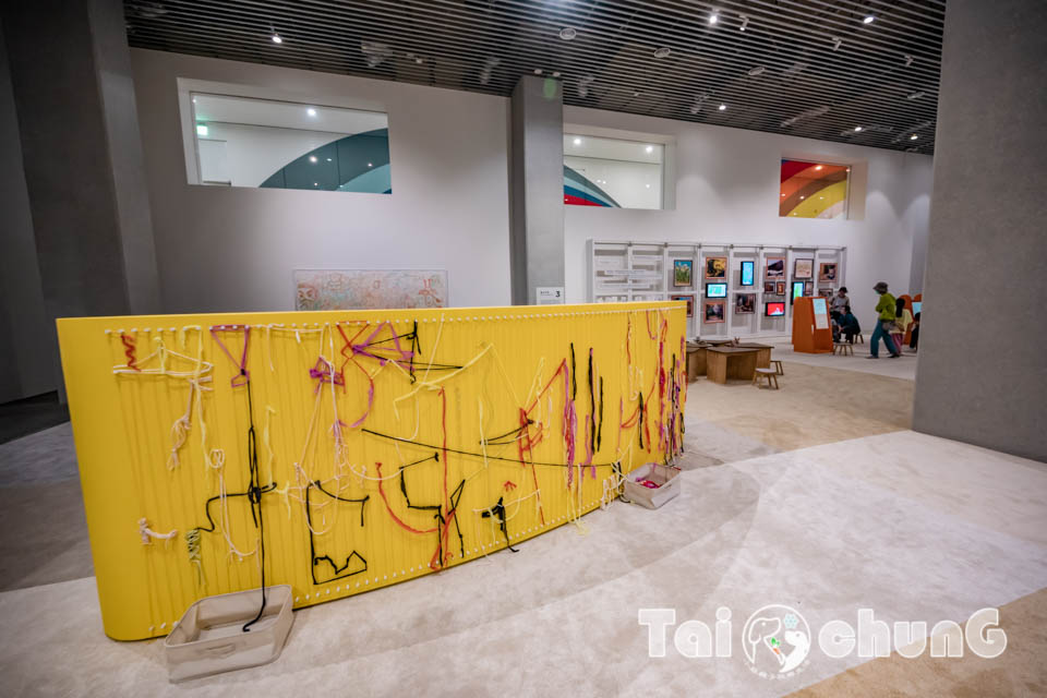 台中市區景點〡台中綠美圖〡雙館共構的璀璨火花, 中央公園裡的美術館, 美術館裡的圖書館, 順遊飛行美樂地遊戲場