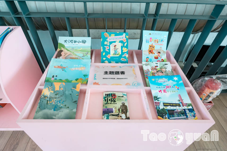 DSC_9948 桃園大園景點〡航空城博物館園區〡戀戀家園記住家的模樣, 帥氣十足的黑貓軍團守衛隊 ,免門票探索機庫與警戒室, 05機堡公園