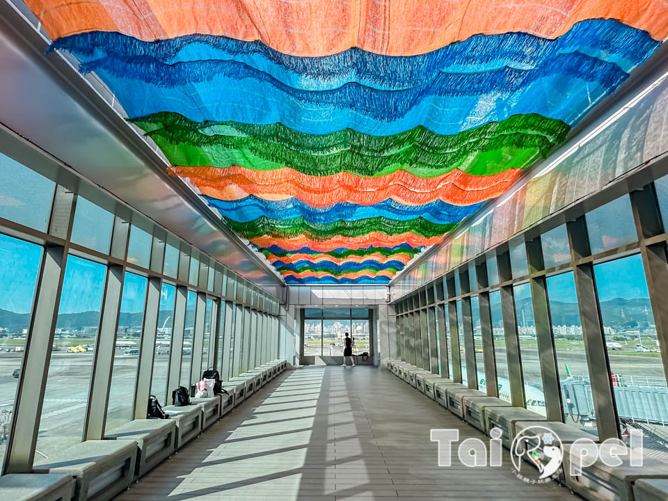 IMG_1643 台北松山景點〡松山機場觀景台〡近距離觀察飛機起降, 天空的旅行家日常, 3D飛機彩繪牆美拍一波, 老少咸宜放空景點