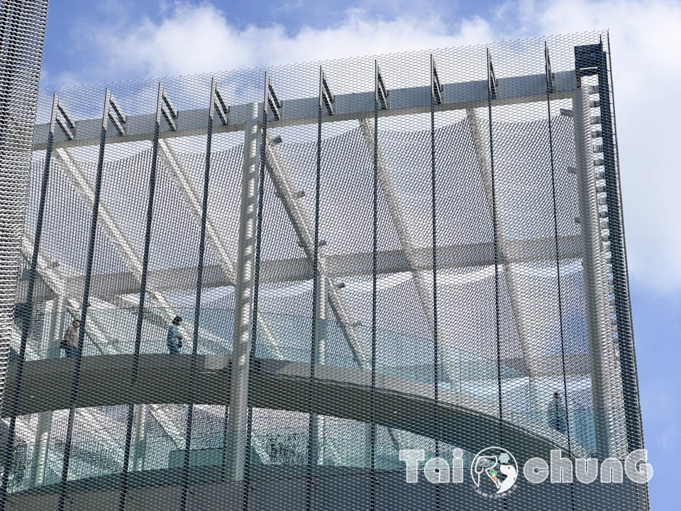 台中市區景點〡台中綠美圖〡雙館共構的璀璨火花, 中央公園裡的美術館, 美術館裡的圖書館, 順遊飛行美樂地遊戲場