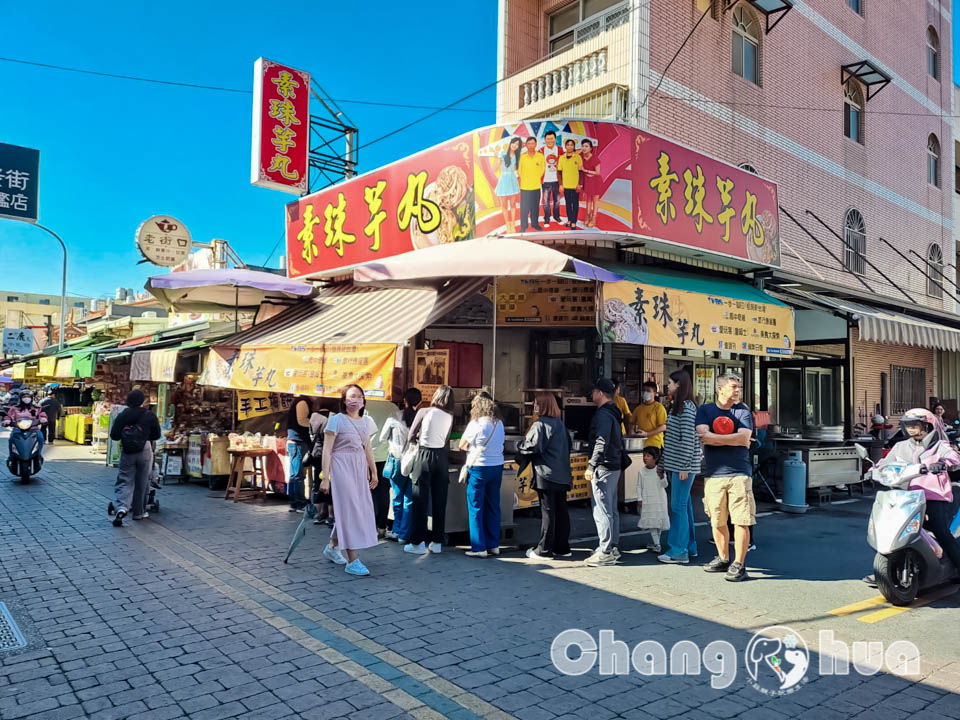 彰化鹿港景點〡鹿港龍山寺〡百年建築國定古蹟, 戲台上的八卦藻井, 匠人雕刻藝術展現, 搭導覽專車聽鹿港故事, 順遊鹿港老街吃美食賞古蹟
