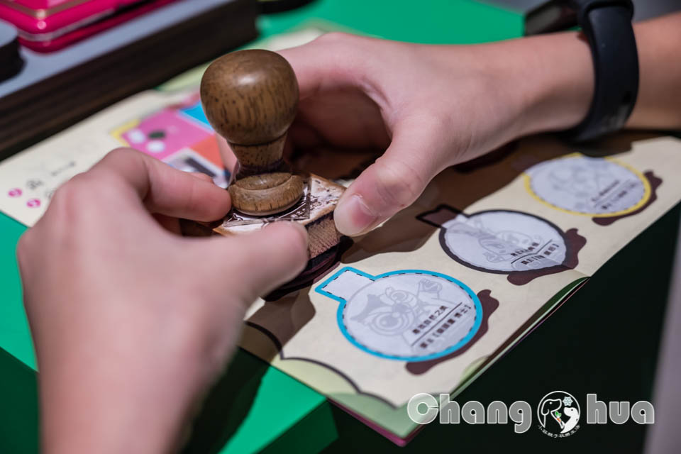 彰化鹿港景點〡卷木森活館〡全台唯一木皮板觀光工廠, 卷木森林探險趣, 循線闖關拿好禮, 多款好看又實用的創意小物, 特色親子景點