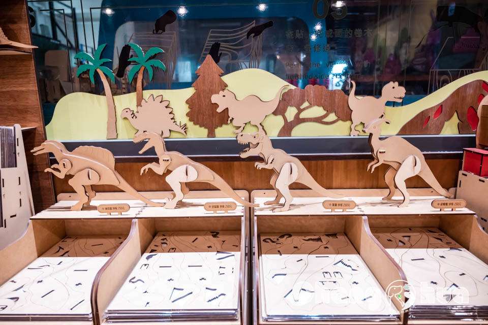 彰化鹿港景點〡卷木森活館〡全台唯一木皮板觀光工廠, 卷木森林探險趣, 循線闖關拿好禮, 多款好看又實用的創意小物, 特色親子景點