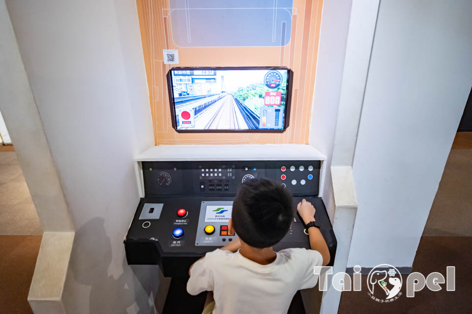 台北北投景點〡捷運北投會館逃生體驗營〡專人導覽模擬操作, 體驗站務、司機與控制員多重角色, 寓教於樂收穫多多, 免費親子體驗活動