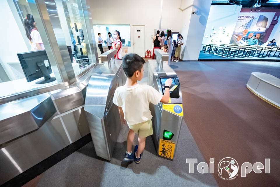 台北北投景點〡捷運北投會館逃生體驗營〡專人導覽模擬操作, 體驗站務、司機與控制員多重角色, 寓教於樂收穫多多, 免費親子體驗活動