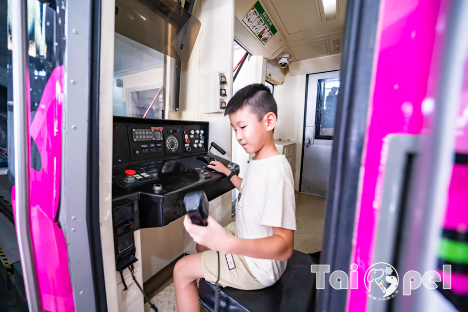 台北北投景點〡捷運北投會館逃生體驗營〡專人導覽模擬操作, 體驗站務、司機與控制員多重角色, 寓教於樂收穫多多, 免費親子體驗活動