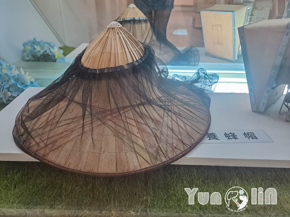 145080_0 雲林古坑景點〡蜜蜂故事館〡玻璃蜂箱蜜蜂無所遁形, 不用全裝即可近距離觀察, 蜂巢霜淇淋甜蜜好滋味, 免門票親子順遊景點, 古坑綠色隧道旁