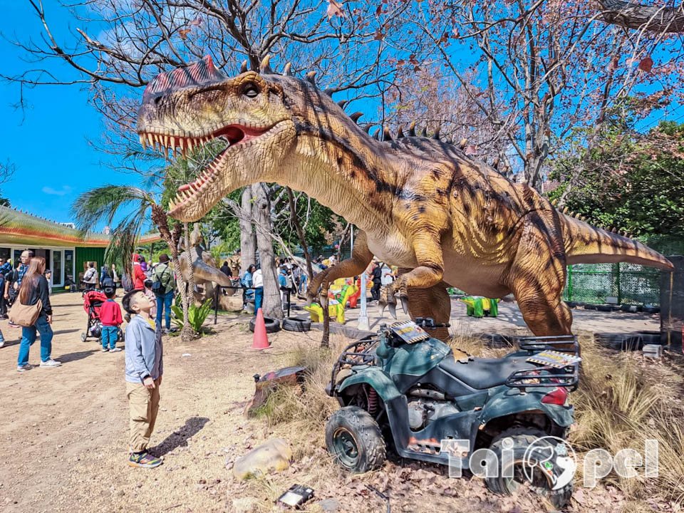 146109_0 台北北投景點〡關渡恐龍樂園〡關渡探險樂園之恐龍大復活, 2026不龍錯過的冒險, 70隻恐龍擬真上線,化身訓龍師帥一波, 體驗餵恐龍的震撼教育, 4項恐龍互動體驗