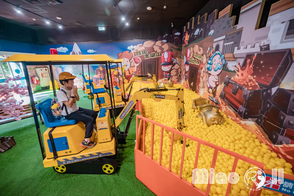 苗栗三義景點〡西湖渡假村〡浪漫的凡爾賽花園, 侏儸紀恐龍世界冒險, 十二生肖雕塑花園, 泡泡歡樂世界, 親子探索樂趣多