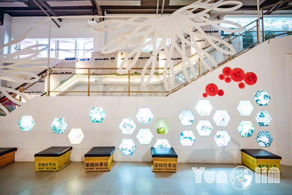 DSC_3060 雲林古坑景點〡蜜蜂故事館〡玻璃蜂箱蜜蜂無所遁形, 不用全裝即可近距離觀察, 蜂巢霜淇淋甜蜜好滋味, 免門票親子順遊景點, 古坑綠色隧道旁