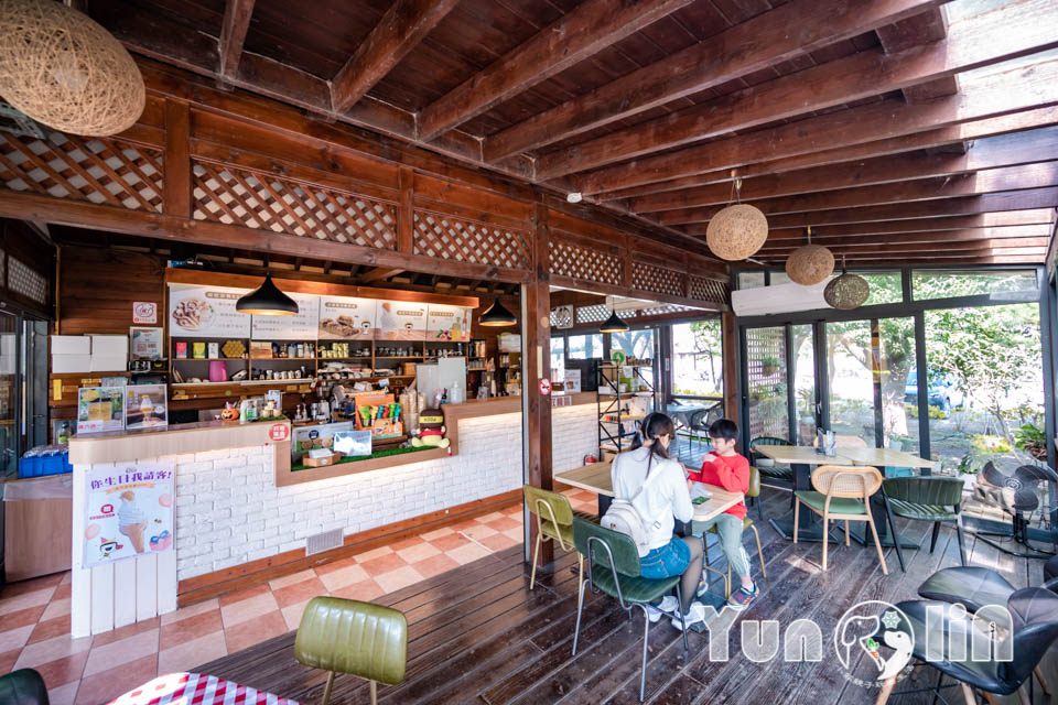 DSC_3062 雲林古坑景點〡蜜蜂故事館〡玻璃蜂箱蜜蜂無所遁形, 不用全裝即可近距離觀察, 蜂巢霜淇淋甜蜜好滋味, 免門票親子順遊景點, 古坑綠色隧道旁