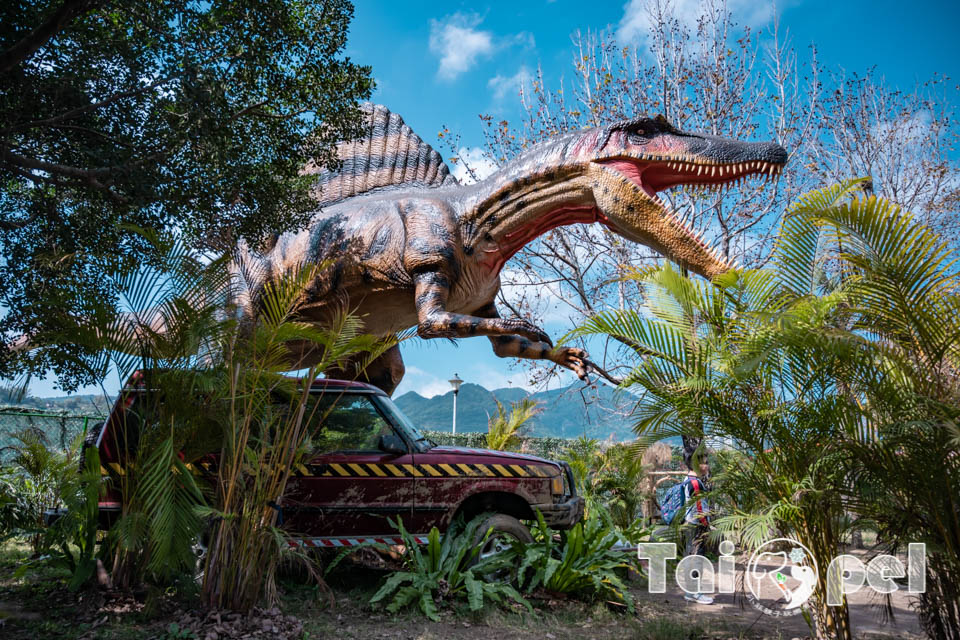DSC_5434 台北北投景點〡關渡恐龍樂園〡關渡探險樂園之恐龍大復活, 2026不龍錯過的冒險, 70隻恐龍擬真上線,化身訓龍師帥一波, 體驗餵恐龍的震撼教育, 4項恐龍互動體驗