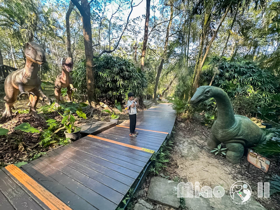 苗栗三義景點〡西湖渡假村〡浪漫的凡爾賽花園, 侏儸紀恐龍世界冒險, 十二生肖雕塑花園, 泡泡歡樂世界, 親子探索樂趣多