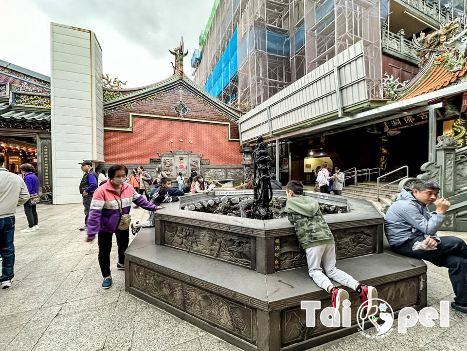 台北北投景點〡關渡宮〡北部知名百年廟宇, 300年以上信仰中心, 必訪財神洞古佛洞, 靈山公園賞夕陽, 順遊關渡碼頭