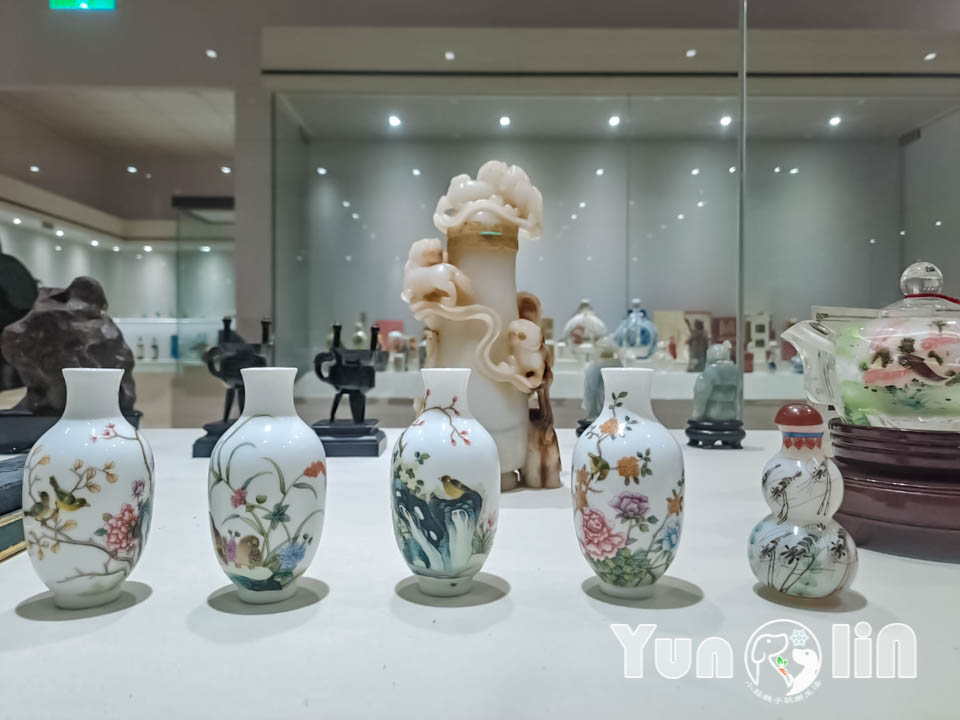 雲林古坑景點〡福祿壽觀光酒場〡品香走讀酒博物館, 欣賞奇裝異服造型酒瓶, 福祿壽酒吧免費試飲, 酒後不開車安全有保障