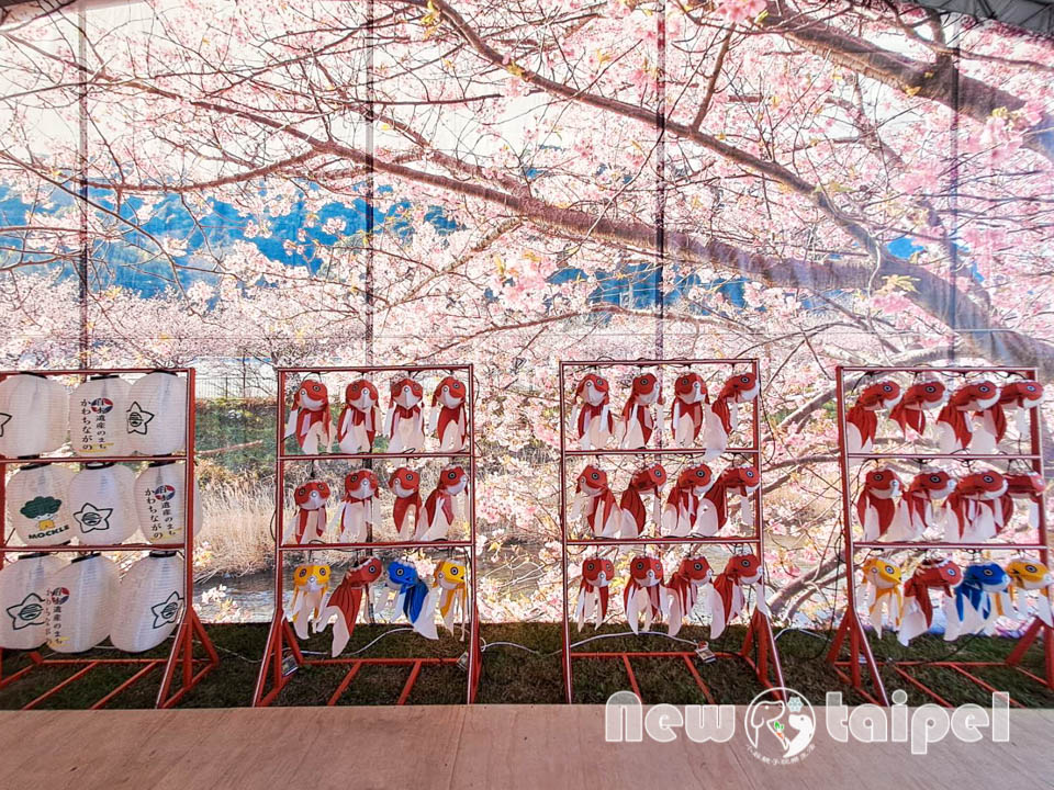 146435_0-2 新北三重景點〡2026新北燈會〡勁馬奔騰 新北Hi Light, 16大主題燈區馬力全開, 萬馬奔騰馬上開運, 線條小狗可愛爆擊, 12項互動體驗親子同樂, 近170攤美食市集異國市集