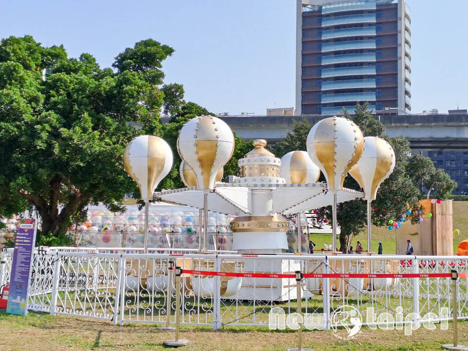 146452_0-2 新北三重景點〡2026新北燈會〡勁馬奔騰 新北Hi Light, 16大主題燈區馬力全開, 萬馬奔騰馬上開運, 線條小狗可愛爆擊, 12項互動體驗親子同樂, 近170攤美食市集異國市集