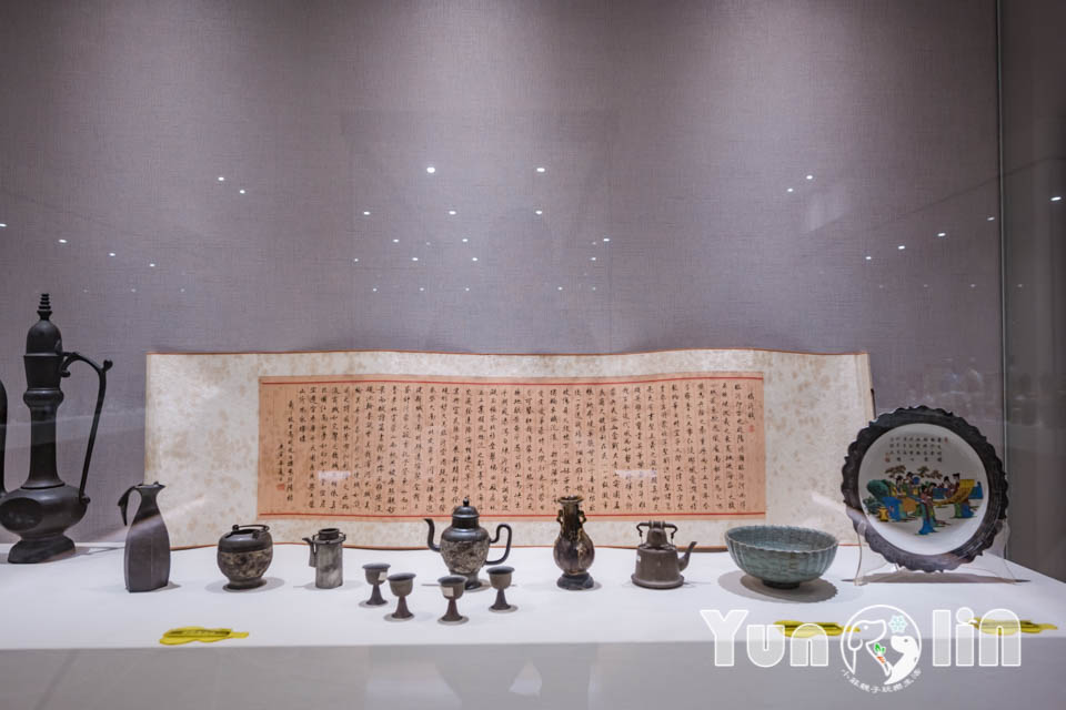 雲林古坑景點〡福祿壽觀光酒場〡品香走讀酒博物館, 欣賞奇裝異服造型酒瓶, 福祿壽酒吧免費試飲, 酒後不開車安全有保障