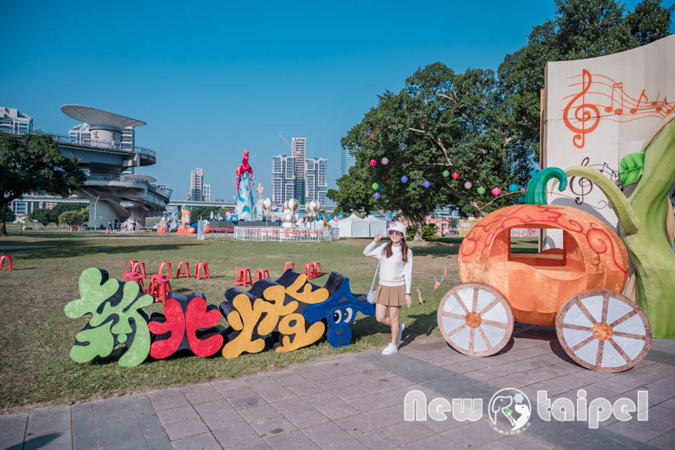 DSC_5615 新北三重景點〡2026新北燈會〡勁馬奔騰 新北Hi Light, 16大主題燈區馬力全開, 萬馬奔騰馬上開運, 線條小狗可愛爆擊, 12項互動體驗親子同樂, 近170攤美食市集異國市集