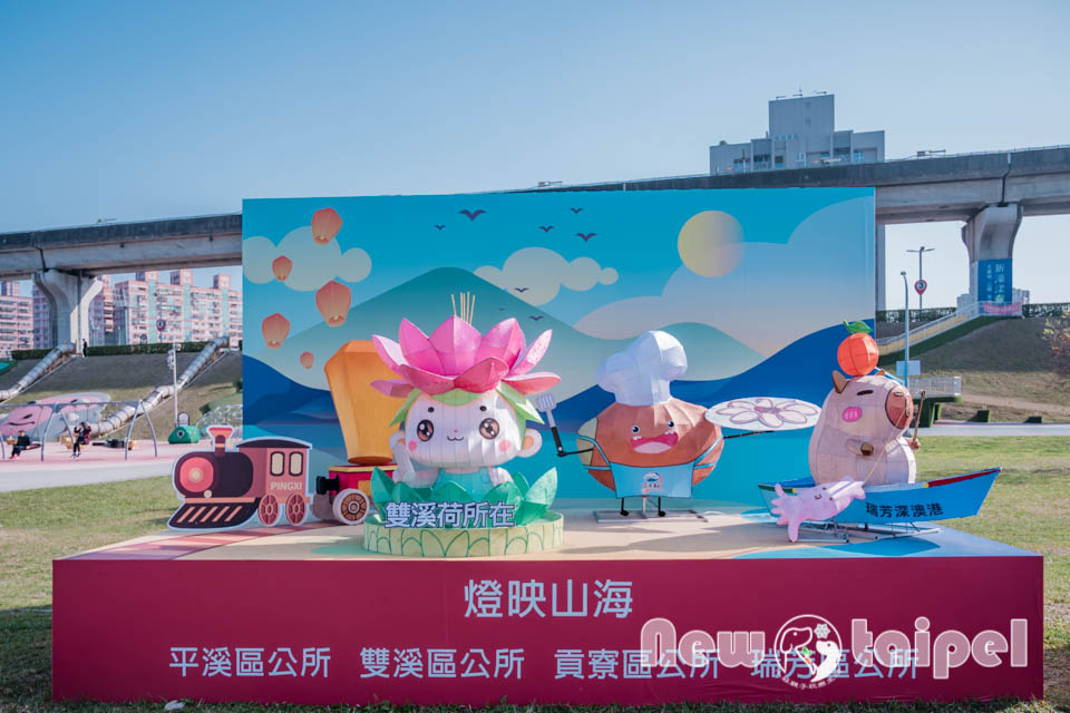 DSC_5650 新北三重景點〡2026新北燈會〡勁馬奔騰 新北Hi Light, 16大主題燈區馬力全開, 萬馬奔騰馬上開運, 線條小狗可愛爆擊, 12項互動體驗親子同樂, 近170攤美食市集異國市集