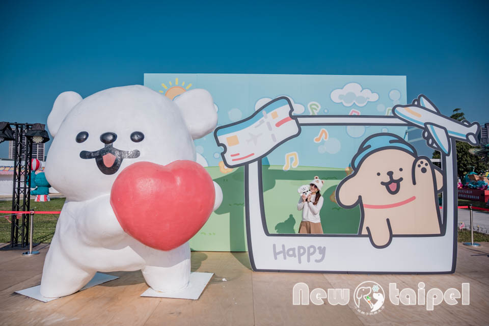 DSC_5668 新北三重景點〡2026新北燈會〡勁馬奔騰 新北Hi Light, 16大主題燈區馬力全開, 萬馬奔騰馬上開運, 線條小狗可愛爆擊, 12項互動體驗親子同樂, 近170攤美食市集異國市集