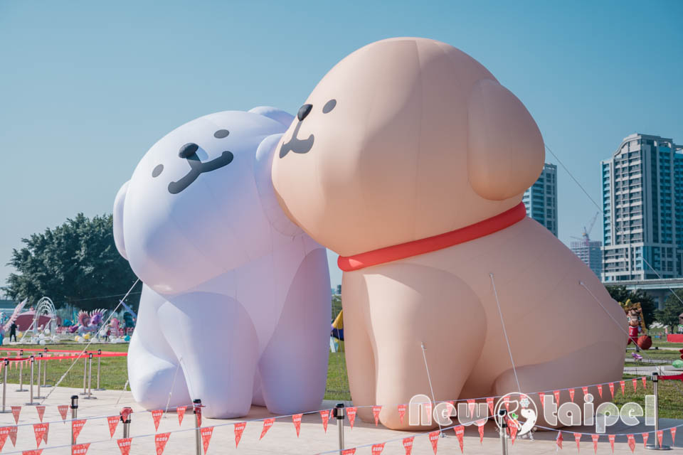 DSC_5673 新北三重景點〡2026新北燈會〡勁馬奔騰 新北Hi Light, 16大主題燈區馬力全開, 萬馬奔騰馬上開運, 線條小狗可愛爆擊, 12項互動體驗親子同樂, 近170攤美食市集異國市集