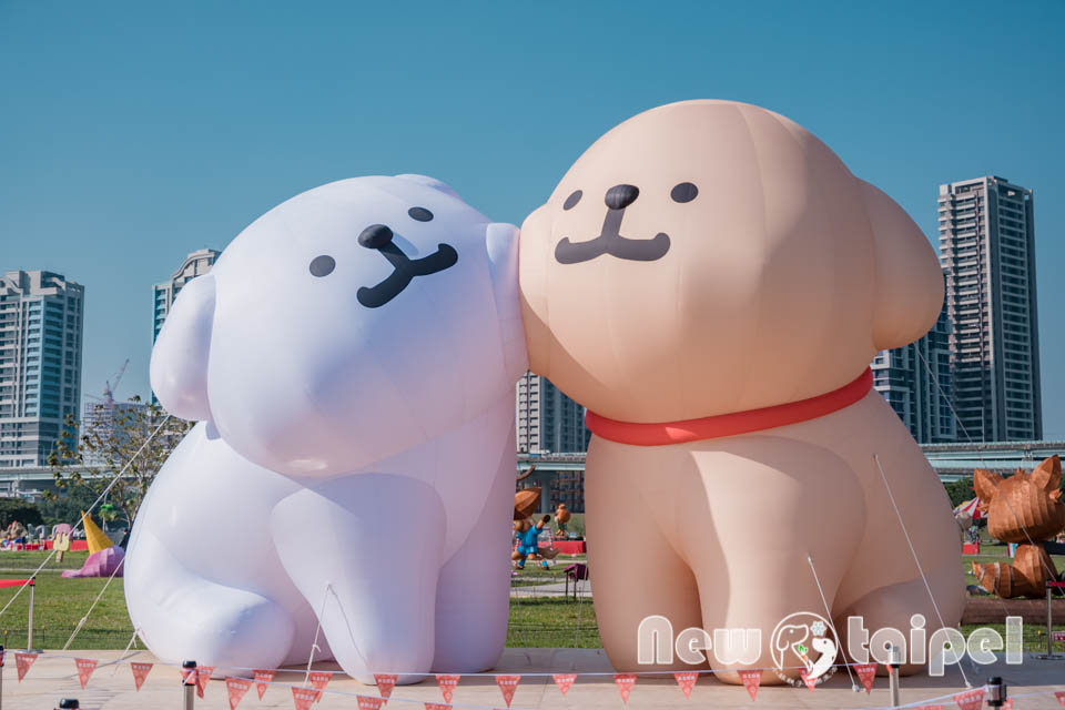 DSC_5677 新北三重景點〡2026新北燈會〡勁馬奔騰 新北Hi Light, 16大主題燈區馬力全開, 萬馬奔騰馬上開運, 線條小狗可愛爆擊, 12項互動體驗親子同樂, 近170攤美食市集異國市集