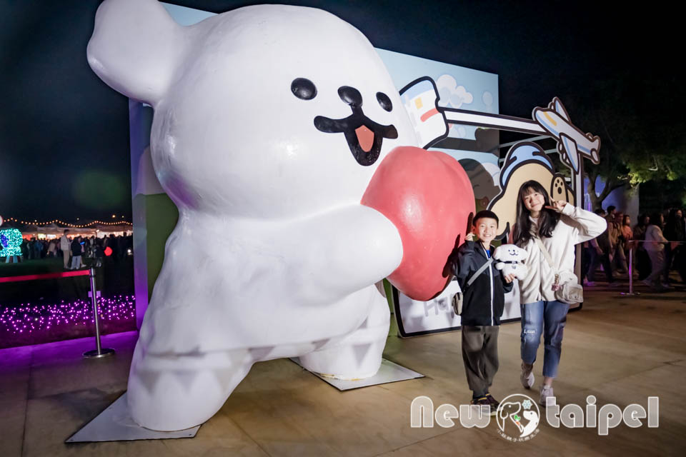 DSC_5767 新北三重景點〡2026新北燈會〡勁馬奔騰 新北Hi Light, 16大主題燈區馬力全開, 萬馬奔騰馬上開運, 線條小狗可愛爆擊, 12項互動體驗親子同樂, 近170攤美食市集異國市集