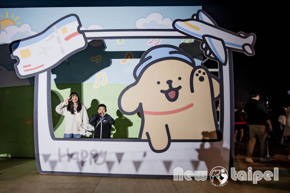 DSC_5769 新北三重景點〡2026新北燈會〡勁馬奔騰 新北Hi Light, 16大主題燈區馬力全開, 萬馬奔騰馬上開運, 線條小狗可愛爆擊, 12項互動體驗親子同樂, 近170攤美食市集異國市集