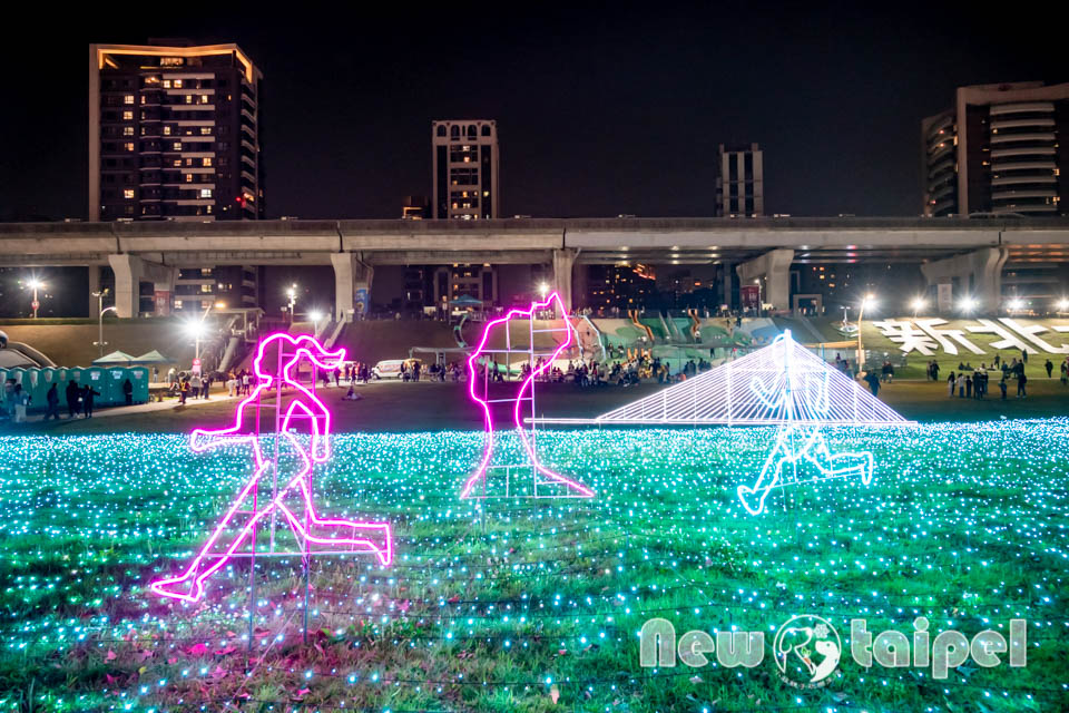 DSC_5861 新北三重景點〡2026新北燈會〡勁馬奔騰 新北Hi Light, 16大主題燈區馬力全開, 萬馬奔騰馬上開運, 線條小狗可愛爆擊, 12項互動體驗親子同樂, 近170攤美食市集異國市集