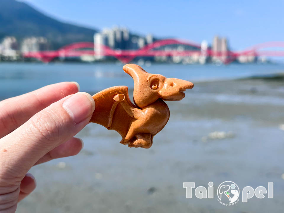 IMG_2184 台北北投景點〡關渡恐龍樂園〡關渡探險樂園之恐龍大復活, 2026不龍錯過的冒險, 70隻恐龍擬真上線,化身訓龍師帥一波, 體驗餵恐龍的震撼教育, 4項恐龍互動體驗